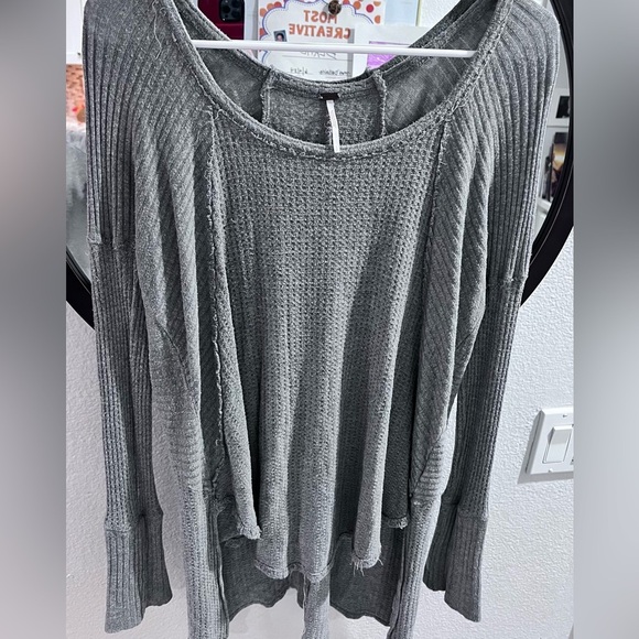 Free People Women’s Sweater - Picture 4 of 4